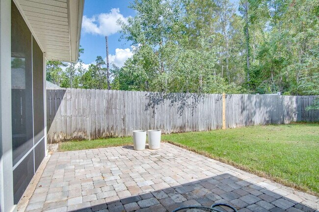 Building Photo - Spacious 4-Bedroom Home in Milton Near I-1...