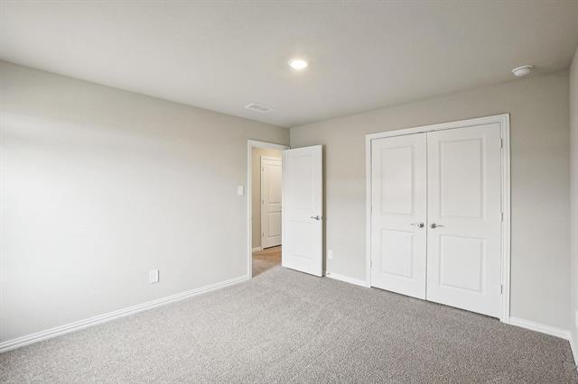 Building Photo - 4001 Medina Dr