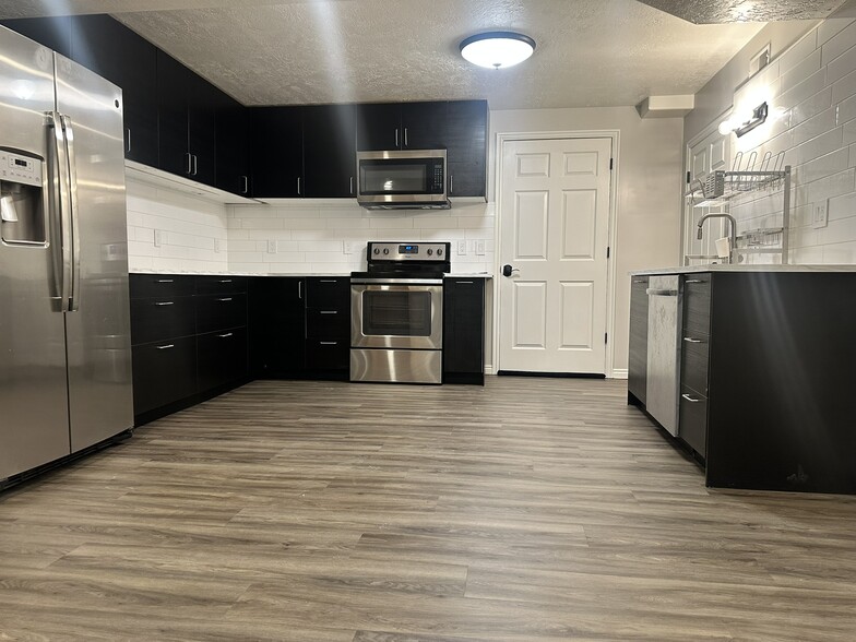 Building Photo - 4919 W 8620 S