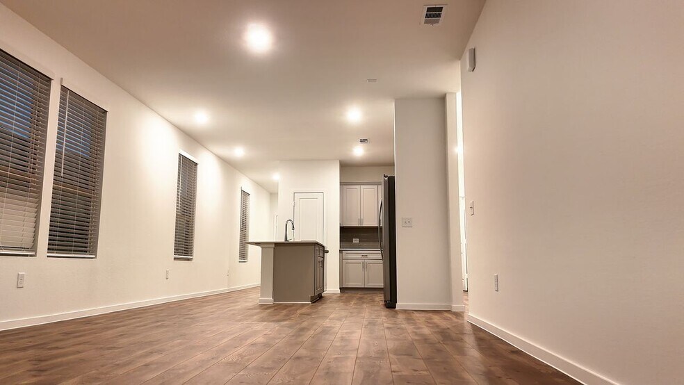 Building Photo - 15932 Blass Vly Dr