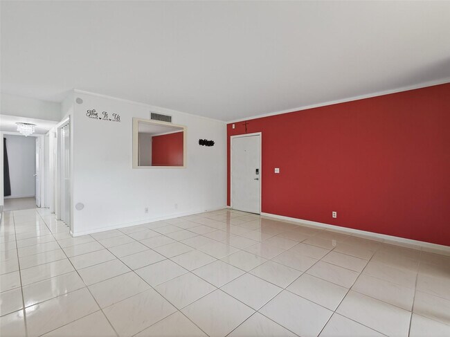 Building Photo - 8400 W Sample Rd