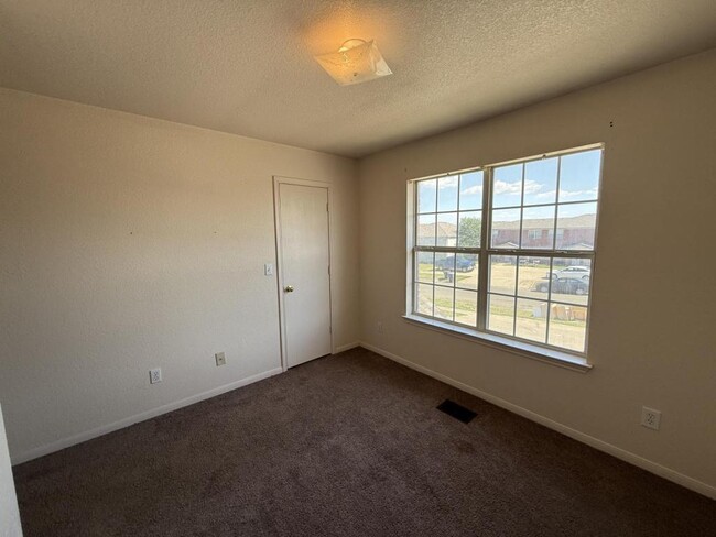 Building Photo - 2811 Cantabrian Dr
