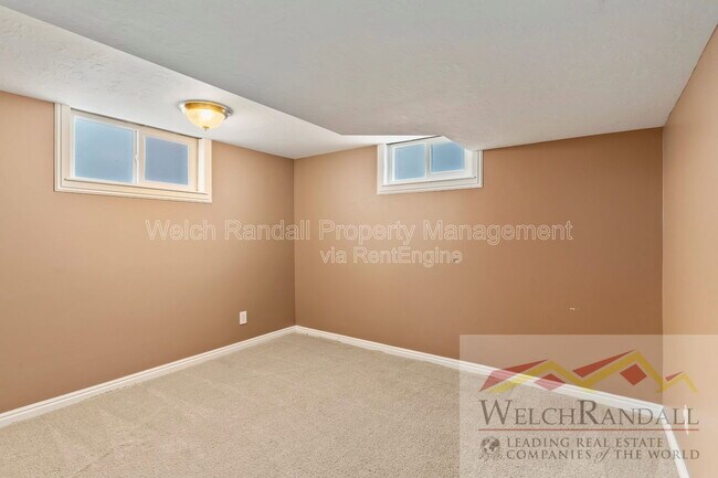 Building Photo - 2904 Van Buren Ave