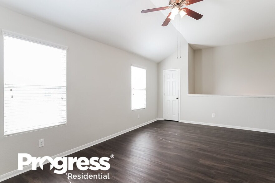 Building Photo - 17914 Seco Creek Ln