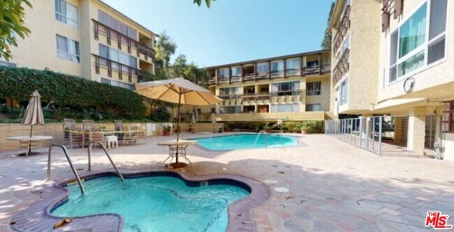 Building Photo - 6225 Canterbury Dr