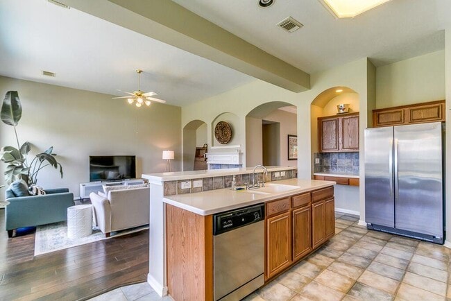 Building Photo - 14015 Blue Vista Dr