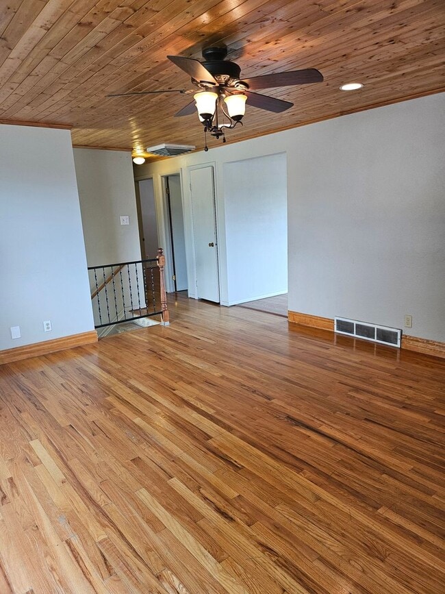 Building Photo - ALL PROSPECTIVE TENANTS MUST SUBMIT A $58 NON-REFUNDABLE APPLICATION FEE PER APPLICANT ONLINE AND...