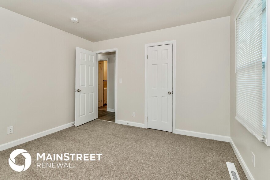 Building Photo - 5401 Johnsontown Rd