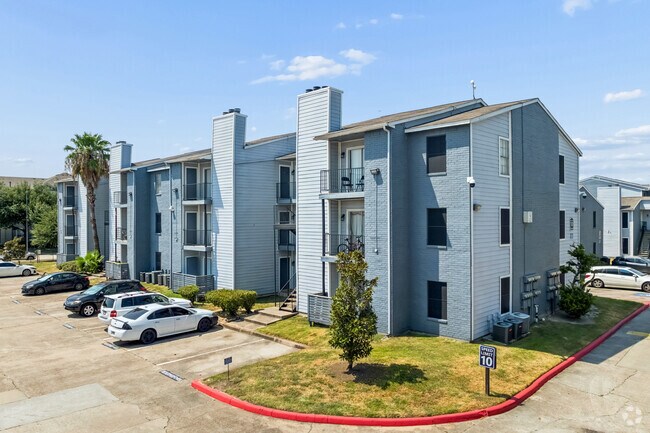 Building Photo - The Park at San Vicente