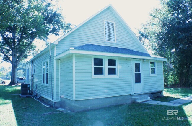 Building Photo - 207 NW 1st St