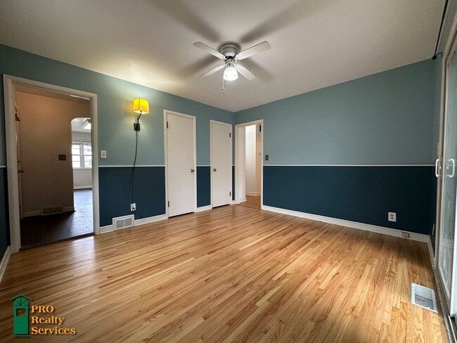 Building Photo - 3 Bedroom Home in St. Paul