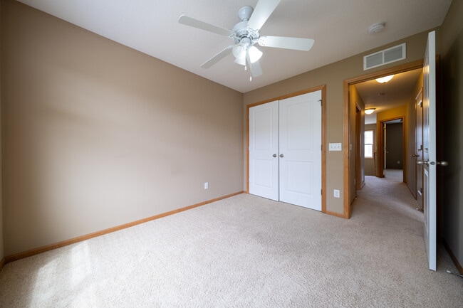 Building Photo - 9585 Madison Dr