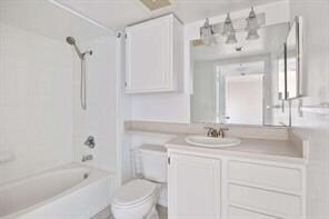 Building Photo - 2665 SW 37th Ave