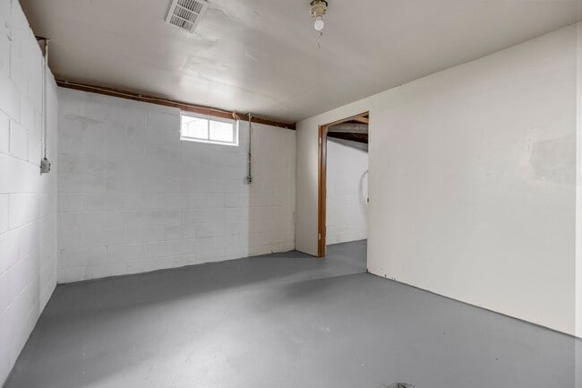 Building Photo - 3 Bedroom 1 Bath Home for Rent in Perry