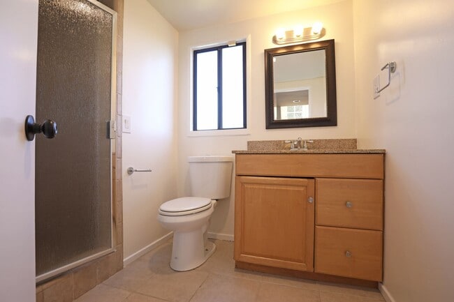 Building Photo - Peaceful Hope Ranch Living