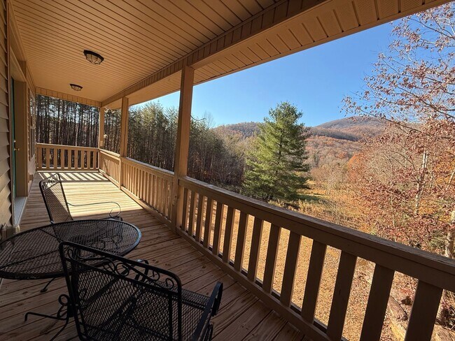 Building Photo - Beautiful Mountain Home near Cleveland