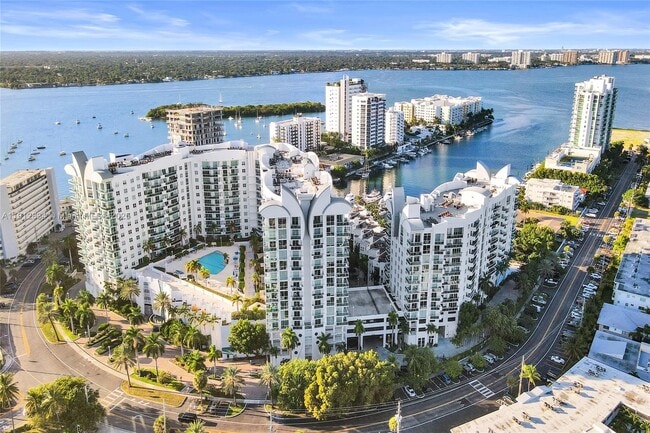 Building Photo - 7910 Harbor Island Dr