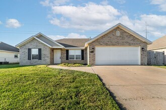 Building Photo - Centerton Sanctuary: 3-Bedroom, 2-Bathroom Rental with Expansive Backyard