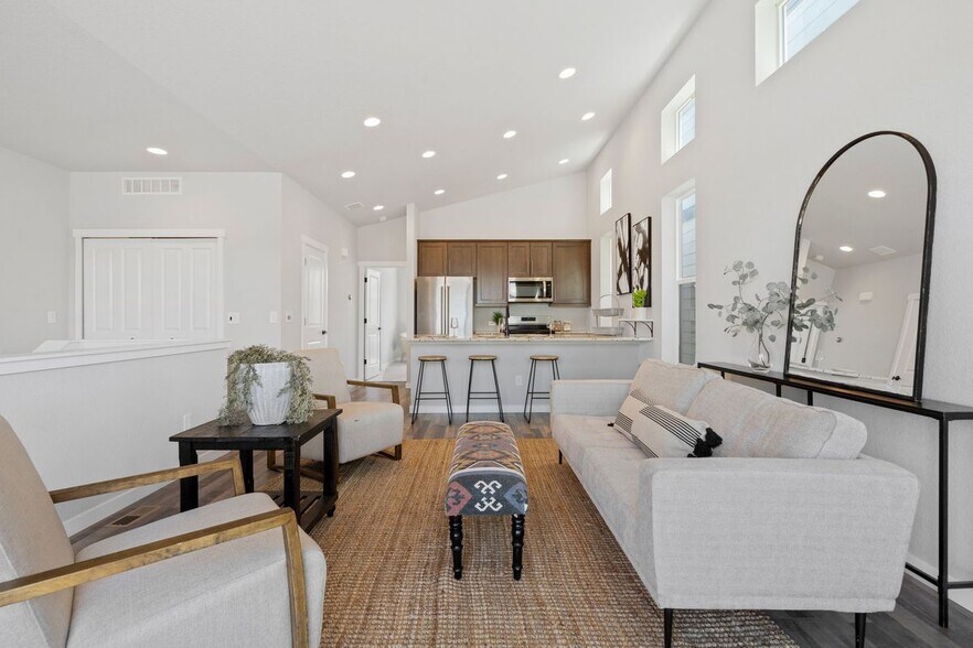 Building Photo - 7371 Hunter Jumper Dr