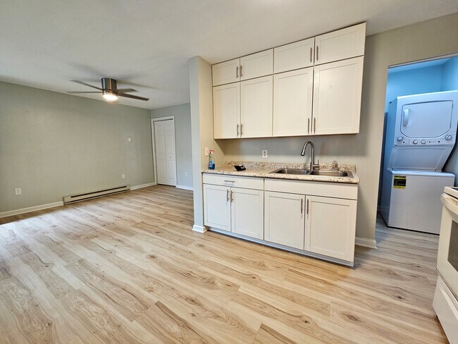 Building Photo - 510 Rockland Ave