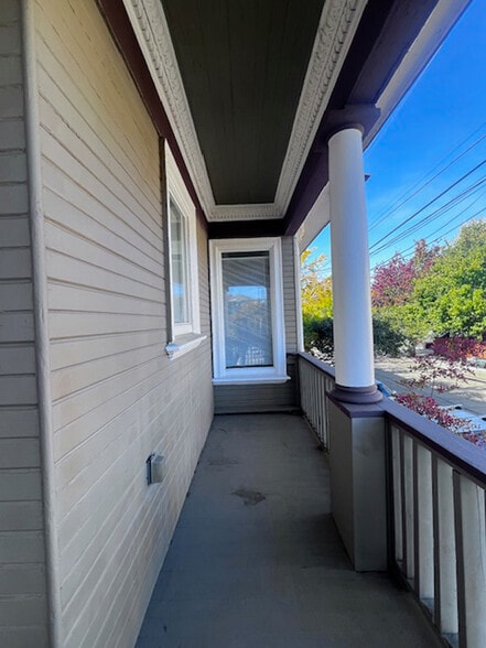 Building Photo - 1039 Peralta St