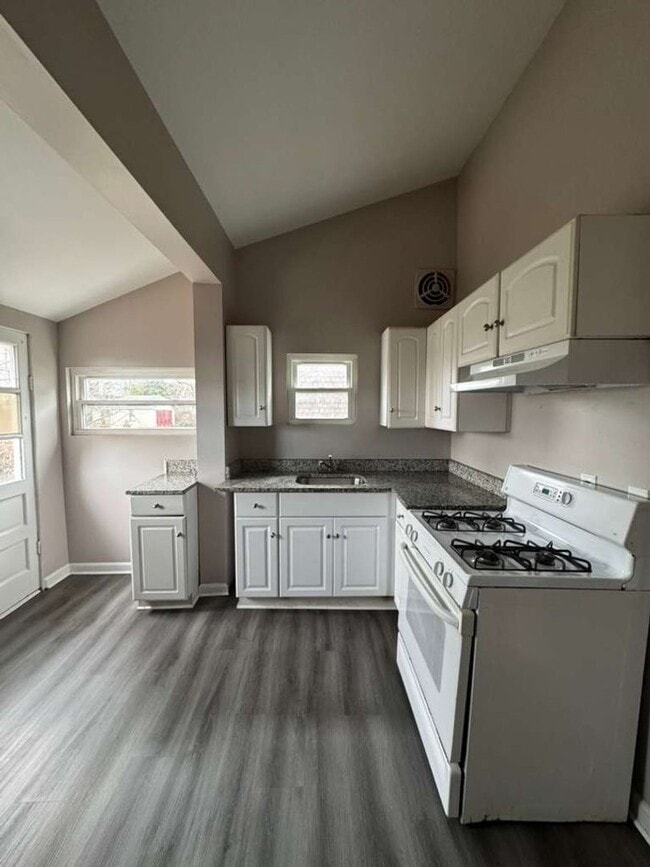 Building Photo - Single Family Home in Lauraville with 4 Bedrooms, a Finished Basement, and a Washer/Dryer