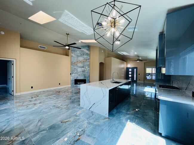 Building Photo - 8709 E Gail Rd