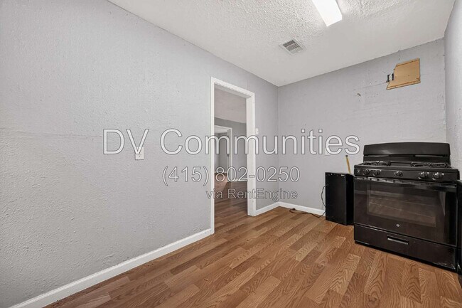 Building Photo - 5910 Southtown St
