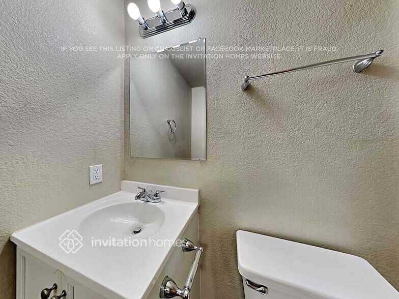 Building Photo - 19401 78th St E