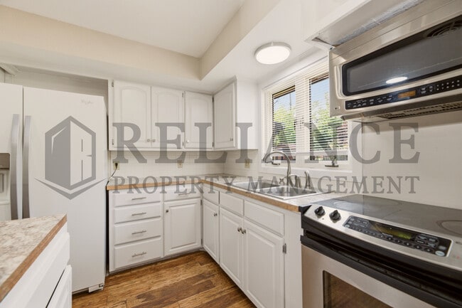 Building Photo - 9923 W Binter Ln