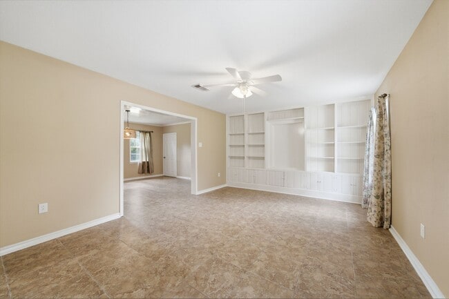 Building Photo - 14906 Quaking Aspen Dr
