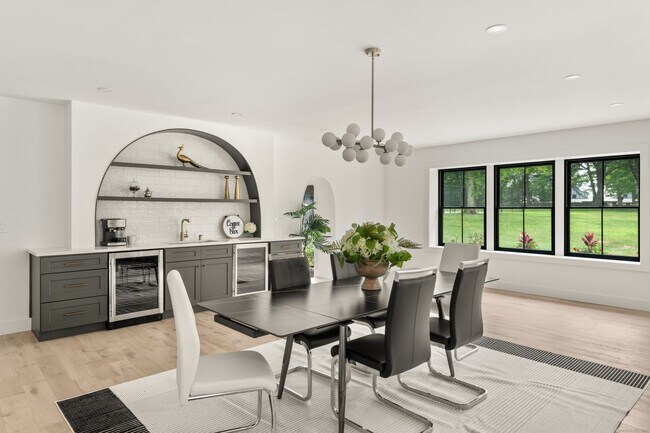 Building Photo - 372 Tucker Hill Rd