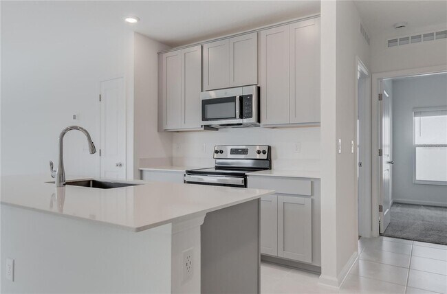 Building Photo - 1492 Cumberland Ave