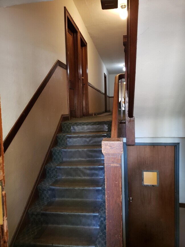 Building Photo - 2020 Garfield Ave