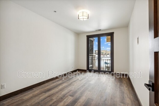 Building Photo - 317 Akers Ln