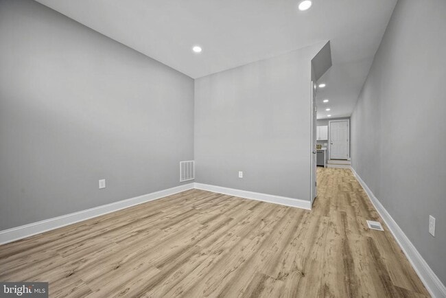 Primary Photo - 818 N Rose St