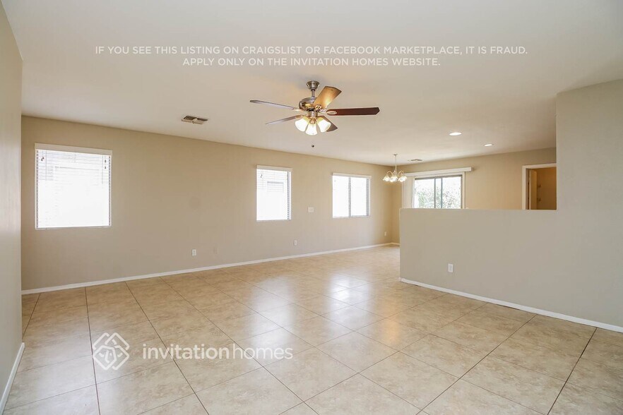 Building Photo - 1102 E Dust Devil Dr