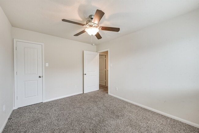 Building Photo - 2142 Tandy Park Way