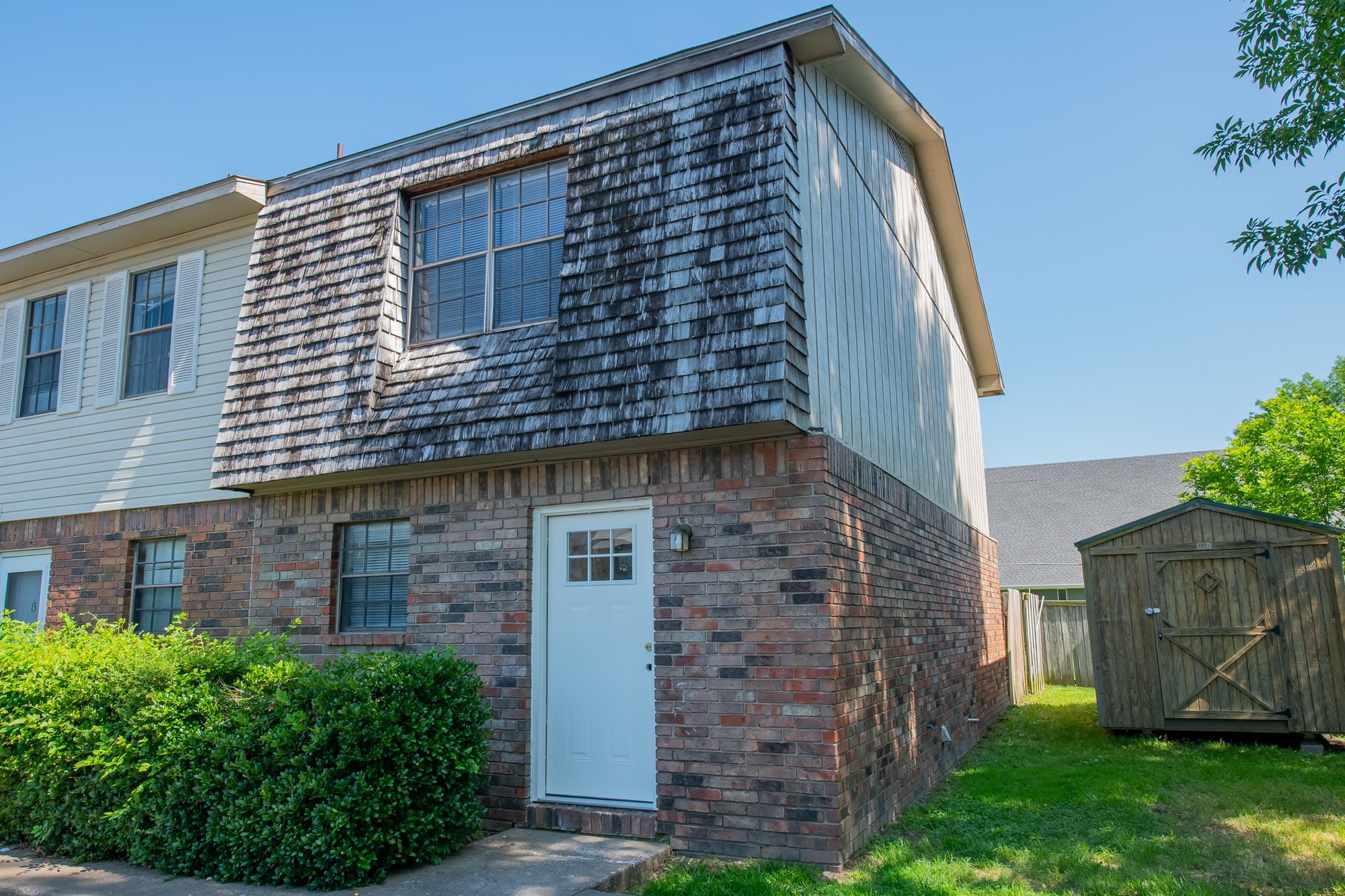 Building Photo - 2054 Garland Ave