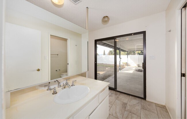 Building Photo - Remodeled Single Story Home off Huron St.