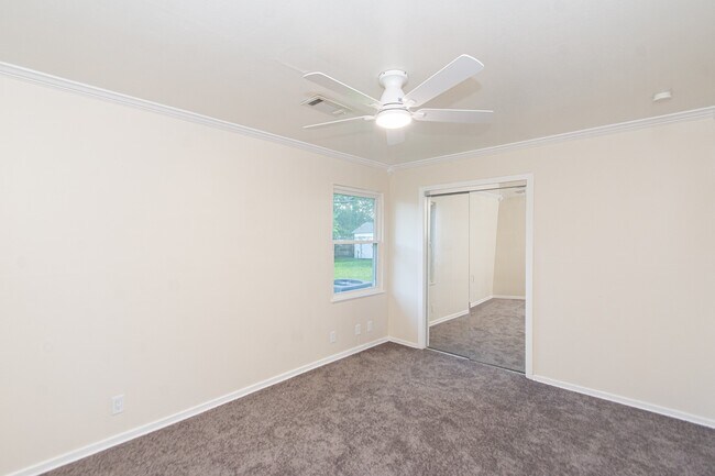 Building Photo - 5834 Overdale St