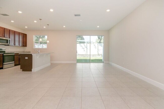Building Photo - 924 Grand Wildmere Cove