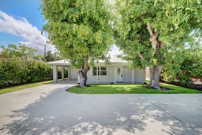 Primary Photo - 1425 N Federal Hwy