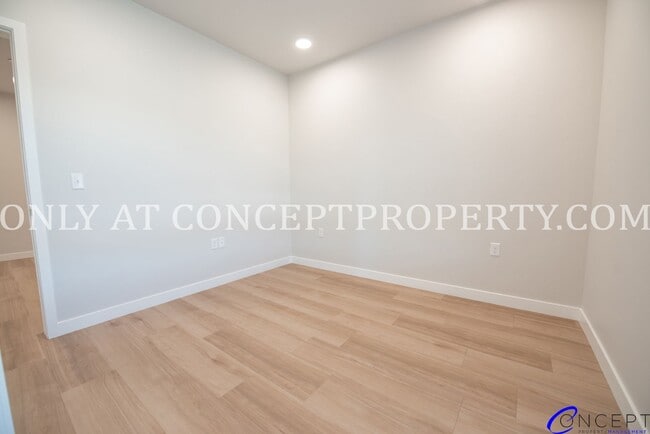 Building Photo - Spacious Luxury Living in a Modern Three-Bedroom Home at Studio Crossing!