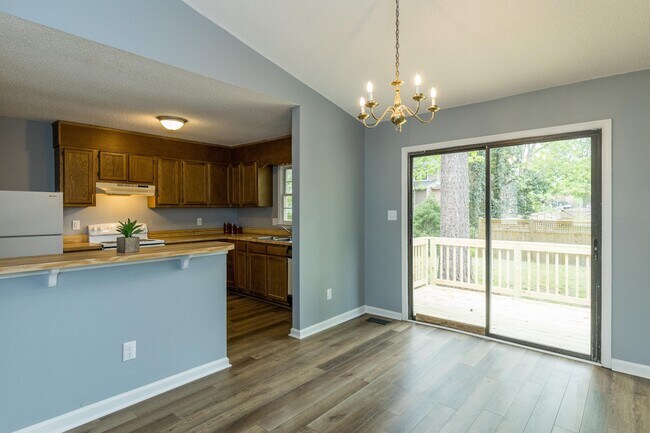 Building Photo - 8221 Rocky Ct