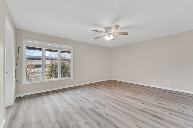 Building Photo - Hickory Village 55 Plus, LLC - 3700 E Cherry St Springfield, MO 65809