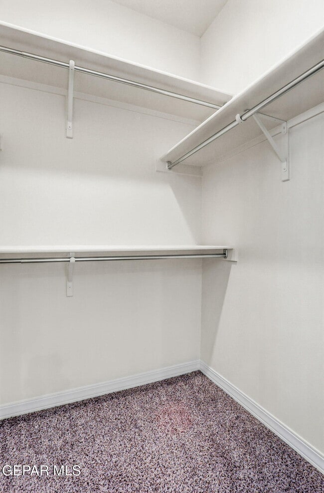 Building Photo - 904 Keenland Ave