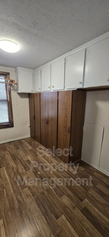 Building Photo - 2425 White Oak Ave