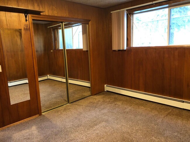 Building Photo - 2 Bedroom 1 Bathroom in Duplex | Near JBER & Cheney Lake!