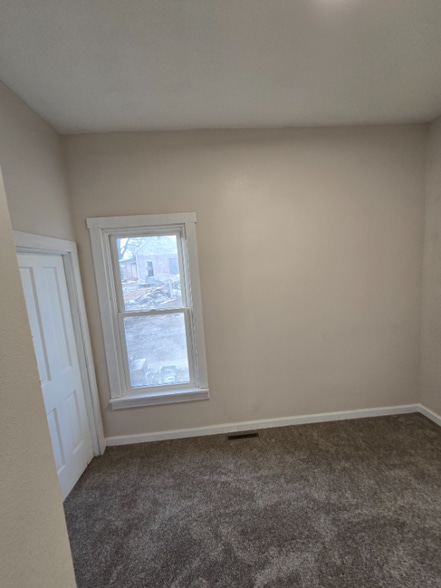 Building Photo - 307 S Little St